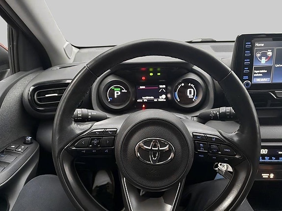 Toyota Yaris 9 of 11