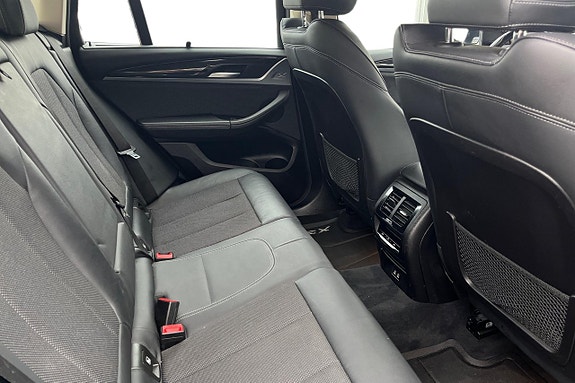 BMW X3 26 of 30