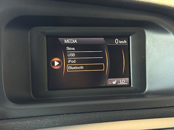 Volvo V40 18 of 20