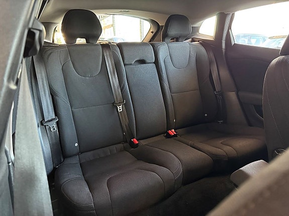 Volvo V40 13 of 20