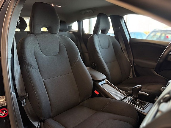 Volvo V40 12 of 20