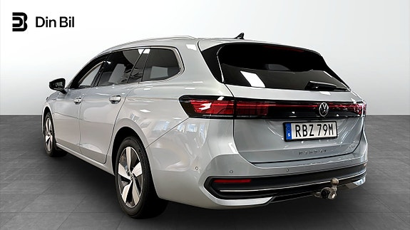 Volkswagen Passat 3 of 12
