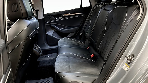Volkswagen Passat 11 of 12
