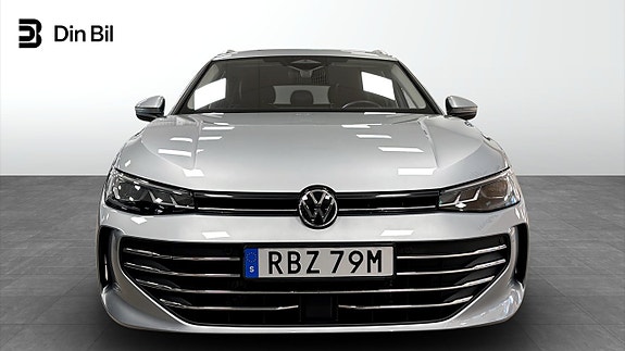 Volkswagen Passat 4 of 12