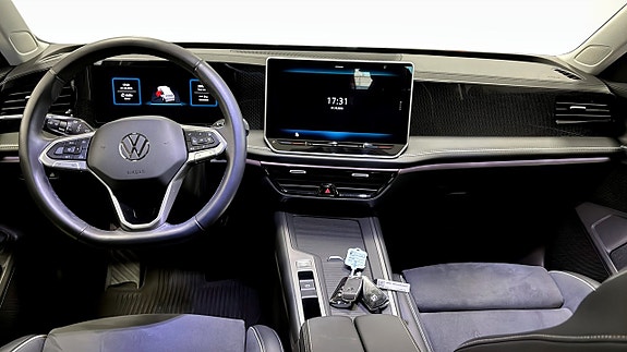 Volkswagen Passat 10 of 12