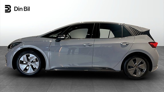 Cupra Born 2 of 12