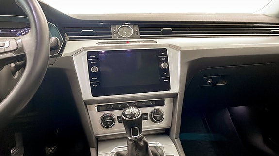 Volkswagen Passat 9 of 13