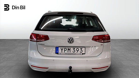 Volkswagen Passat 5 of 13