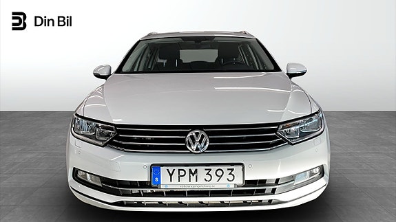 Volkswagen Passat 4 of 13