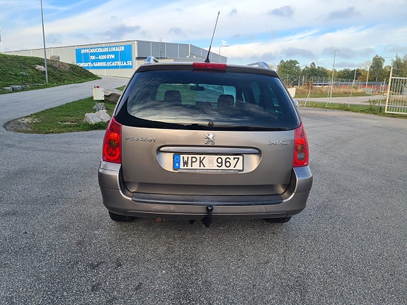 Peugeot 307 SW 2 of 8