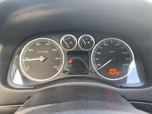 Peugeot 307 SW 8 of 8