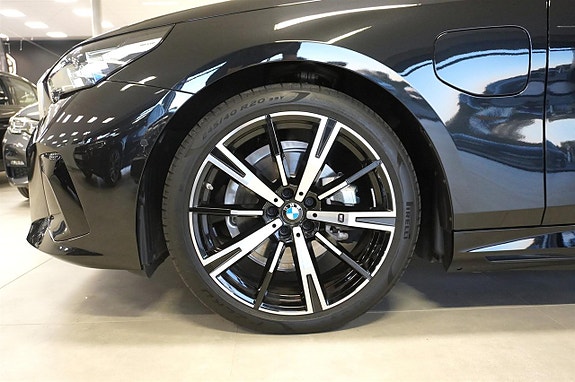 BMW 530e 3 of 29