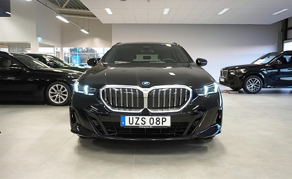 BMW 530e 2 of 29