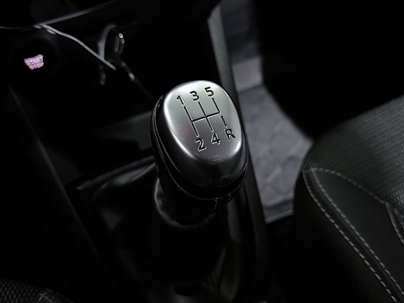 Renault Clio 22 of 26