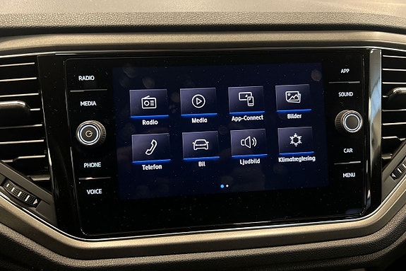 Volkswagen T-Roc 18 of 24