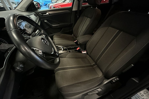 Volkswagen T-Roc 13 of 24
