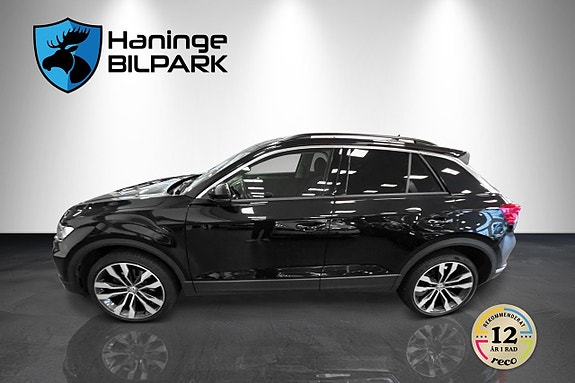 Volkswagen T-Roc 12 of 24
