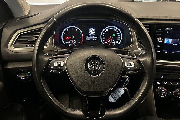 Volkswagen T-Roc 15 of 24