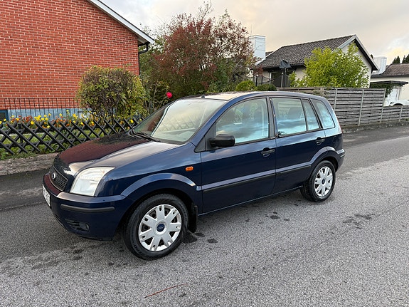 Ford Fusion 2 of 8