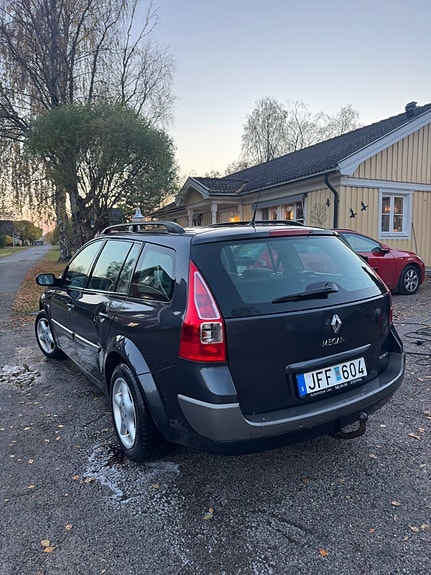 Renault Megane II 2 of 8