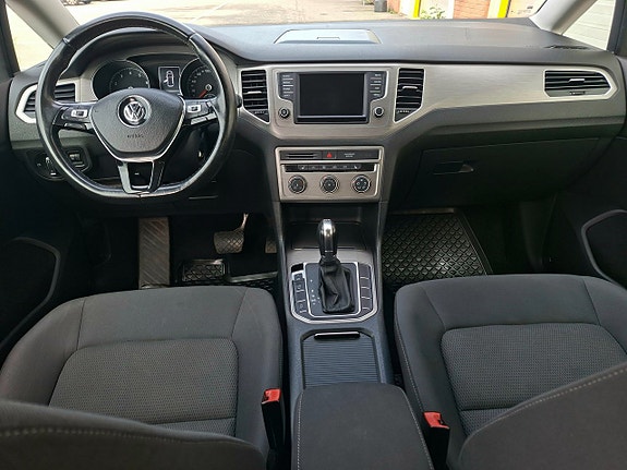 Volkswagen Golf Sportsvan 12 of 15