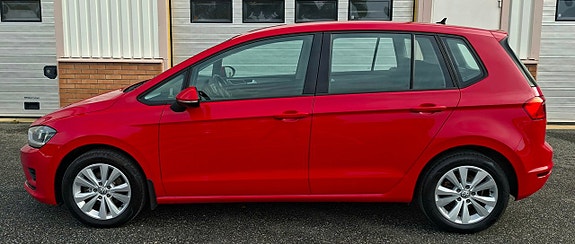 Volkswagen Golf Sportsvan 9 of 15
