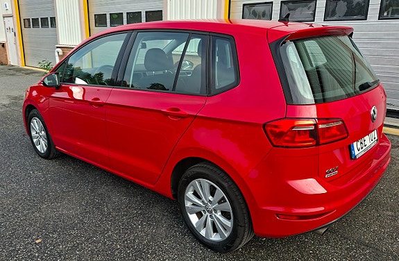 Volkswagen Golf Sportsvan 8 of 15