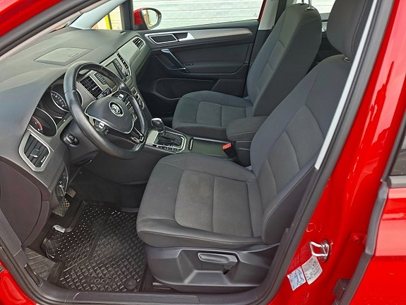 Volkswagen Golf Sportsvan 13 of 15