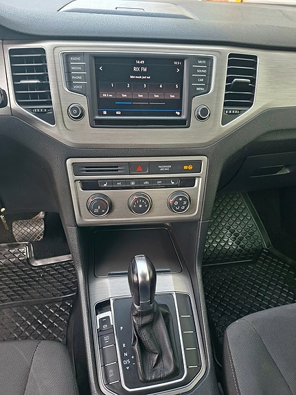 Volkswagen Golf Sportsvan 15 of 15