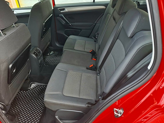 Volkswagen Golf Sportsvan 14 of 15
