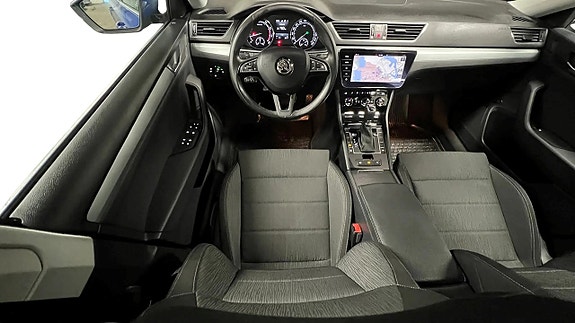 Skoda Superb 8 of 26