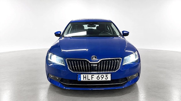 Skoda Superb 2 of 26