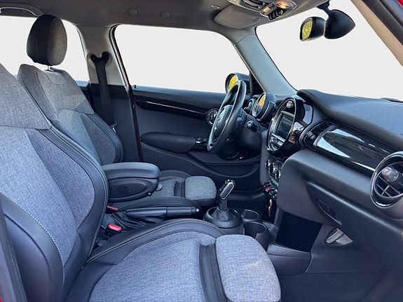 MINI Cooper S 8 of 14