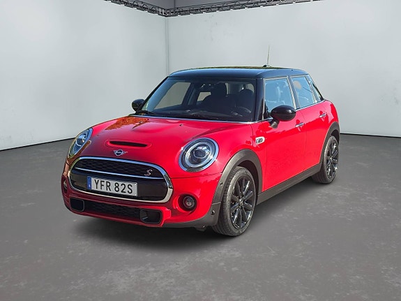 MINI Cooper S 5 of 14