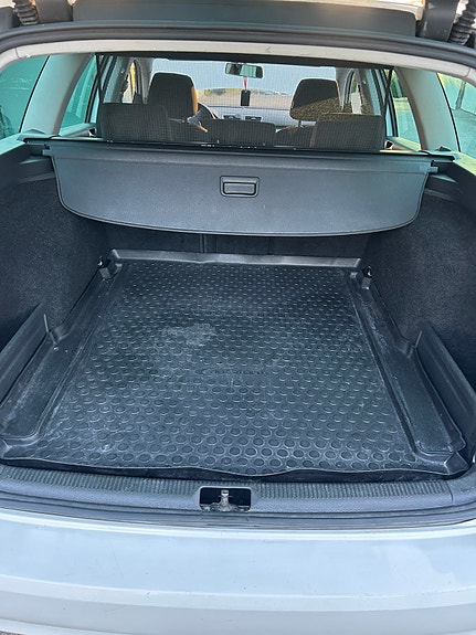 Volkswagen Passat 13 of 17