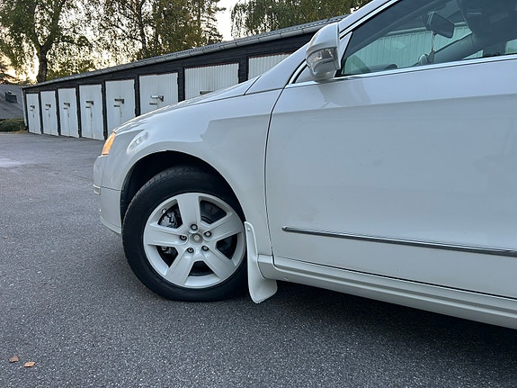 Volkswagen Passat 8 of 17