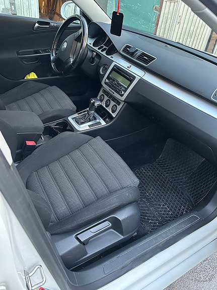 Volkswagen Passat 11 of 17