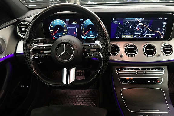Mercedes-Benz E300 8 of 22