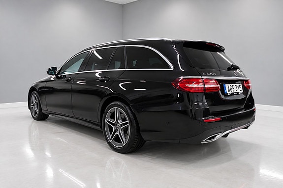 Mercedes-Benz E300 4 of 22