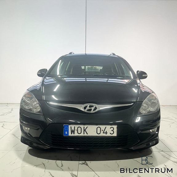 Hyundai i30 2 of 14