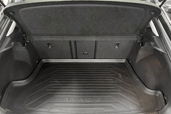 Volkswagen T-Roc 17 of 21