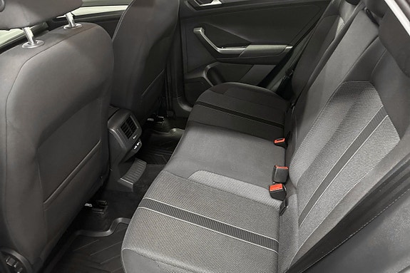Volkswagen T-Roc 16 of 21
