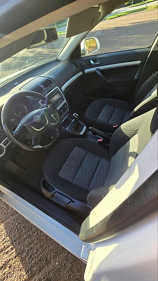 Skoda Octavia 9 of 14