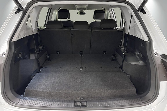 Volkswagen Tiguan Allspace 17 of 24