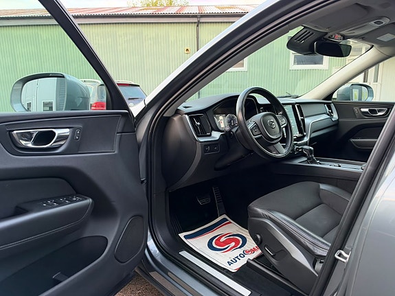 Volvo XC60 4 of 9