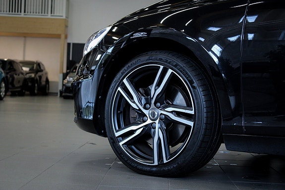 Volvo V40 6 of 18