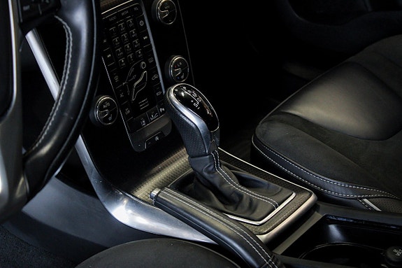 Volvo V40 11 of 18