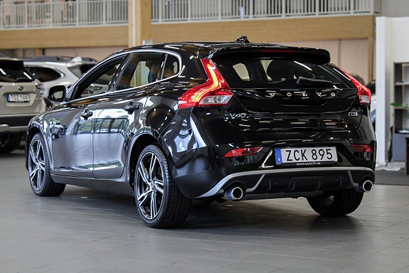 Volvo V40 4 of 18