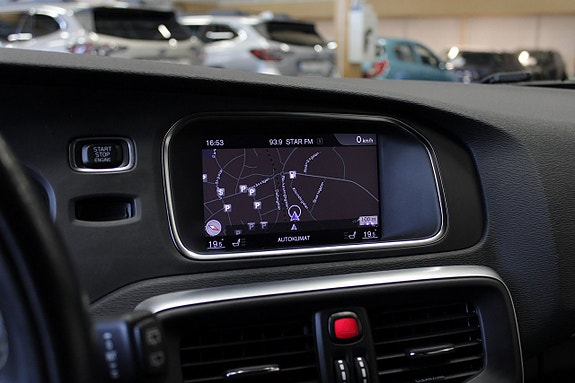 Volvo V40 15 of 18