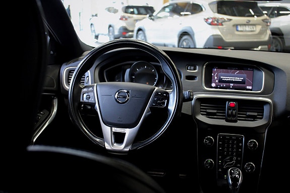 Volvo V40 10 of 18